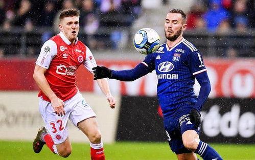 法甲第10轮 兰斯vs洛里昂,兰斯与洛里昂激战正酣，谁将笑到最后？